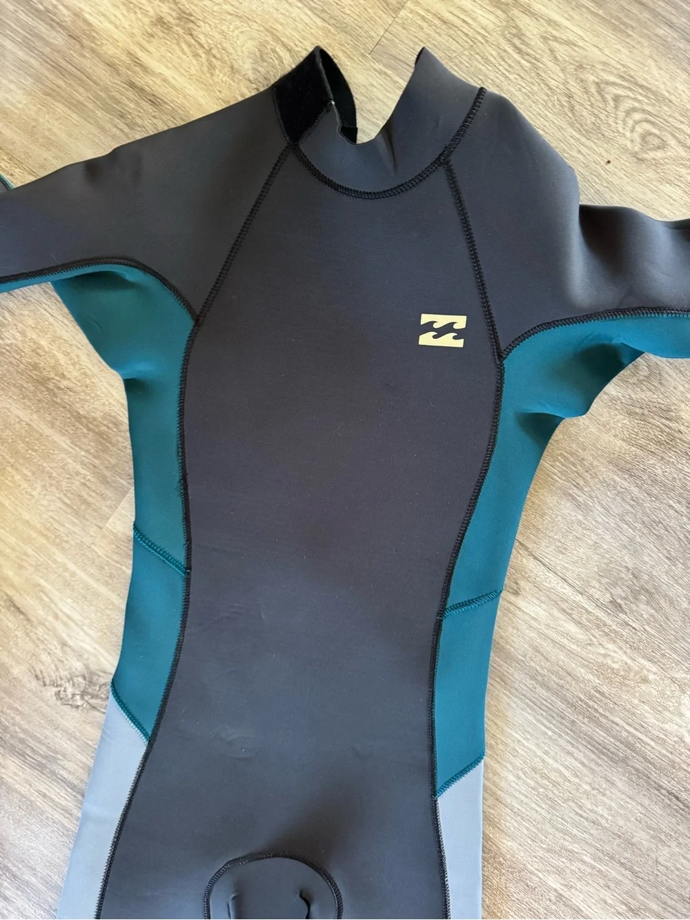 Billabong wetsuit sleeve